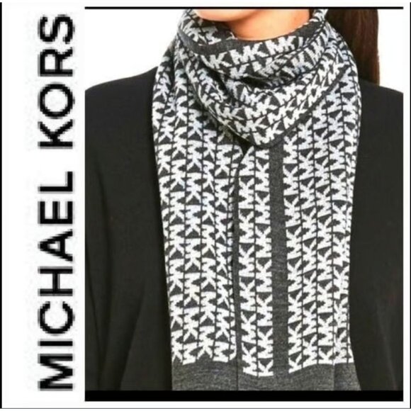 NWT Michael Kors Women's Knit Scarf Gray Silver Shimmer One Size 870 - Picture 1 of 6